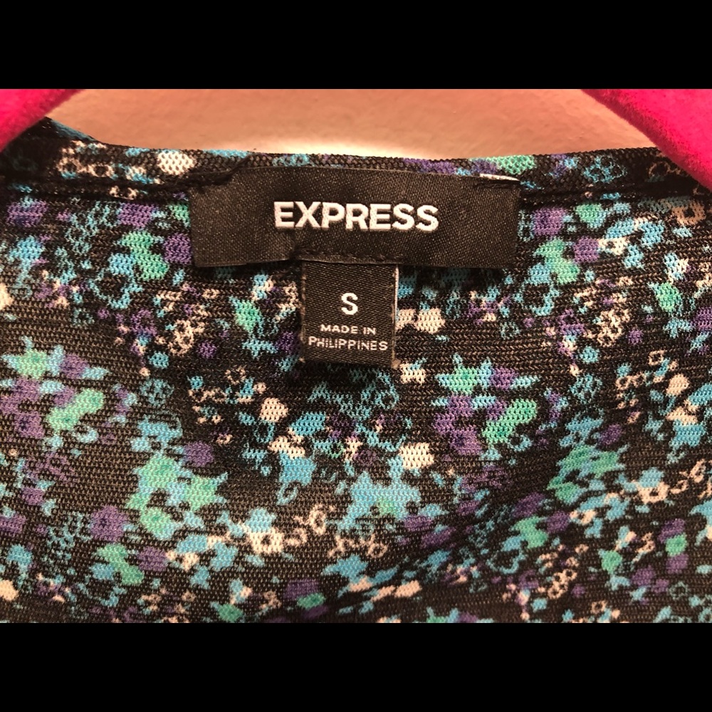 Sleeveless floral tank top